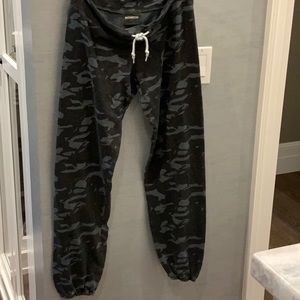 Monrow Camo Vintage Sweatpants
